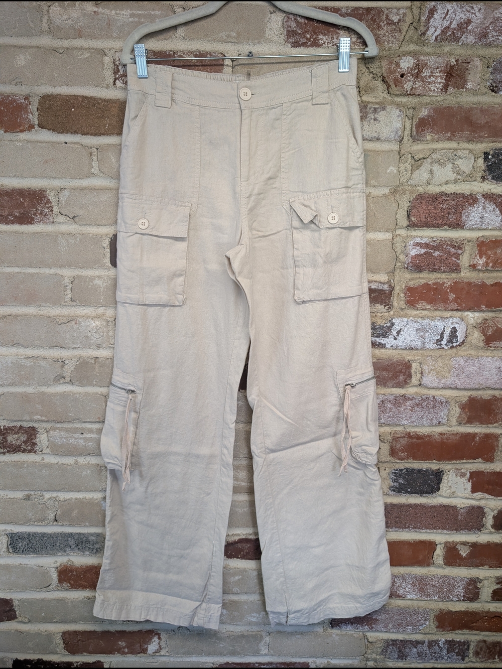 Straight Leg Cargo Pants in Light Beige
